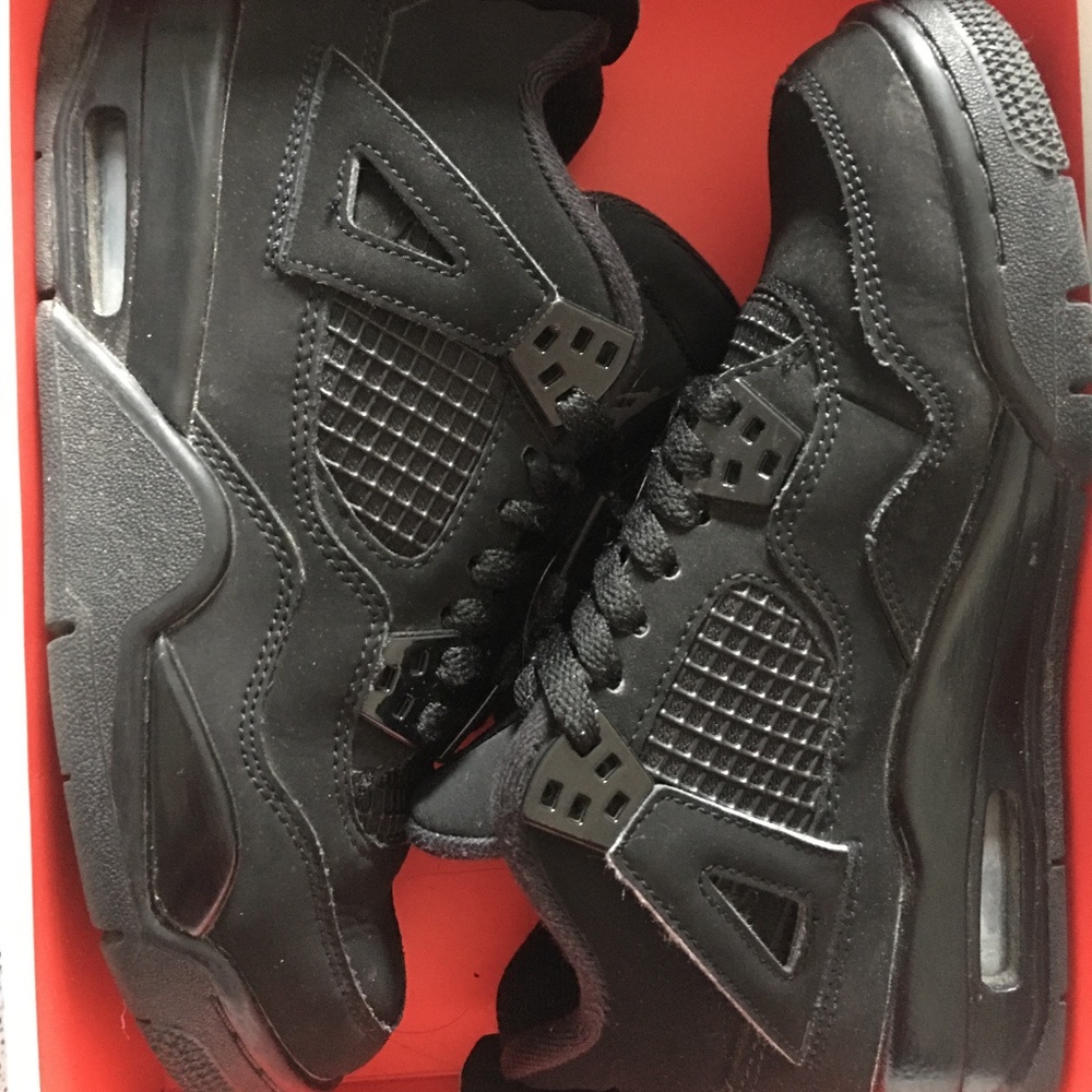 black cats , Jordan 4s